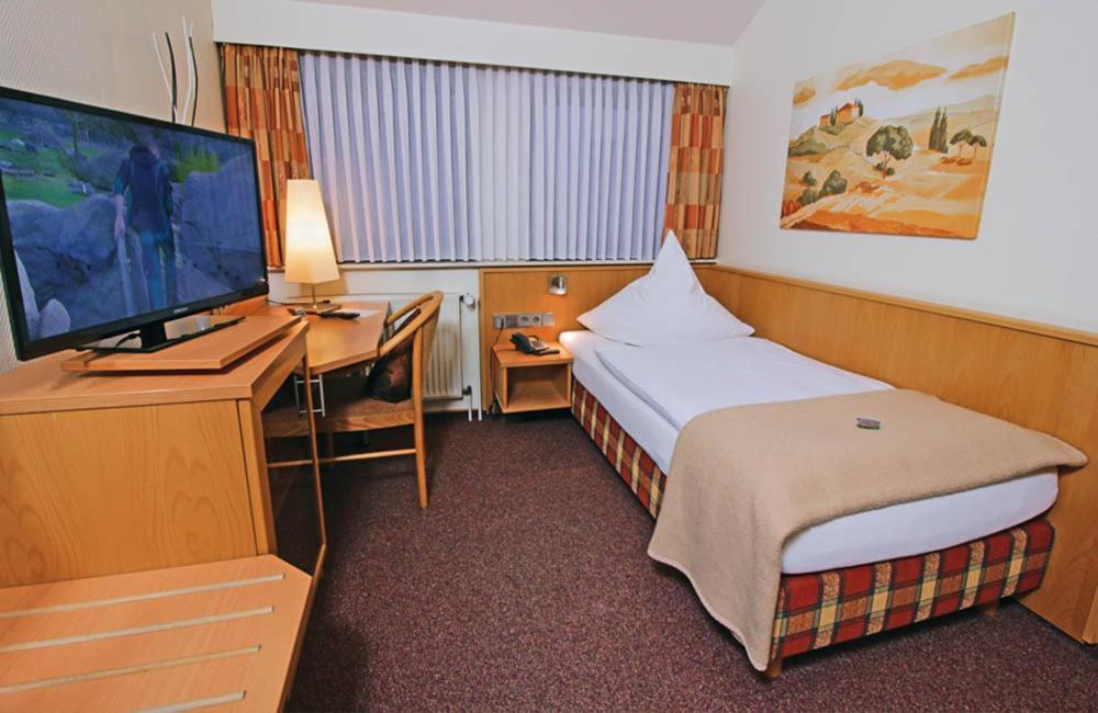 Hotel Lindenkrug Gütersloh Kültér fotó