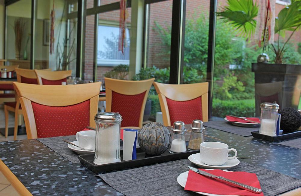Hotel Lindenkrug Gütersloh Kültér fotó