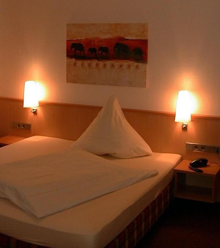 Hotel Lindenkrug Gütersloh Kültér fotó