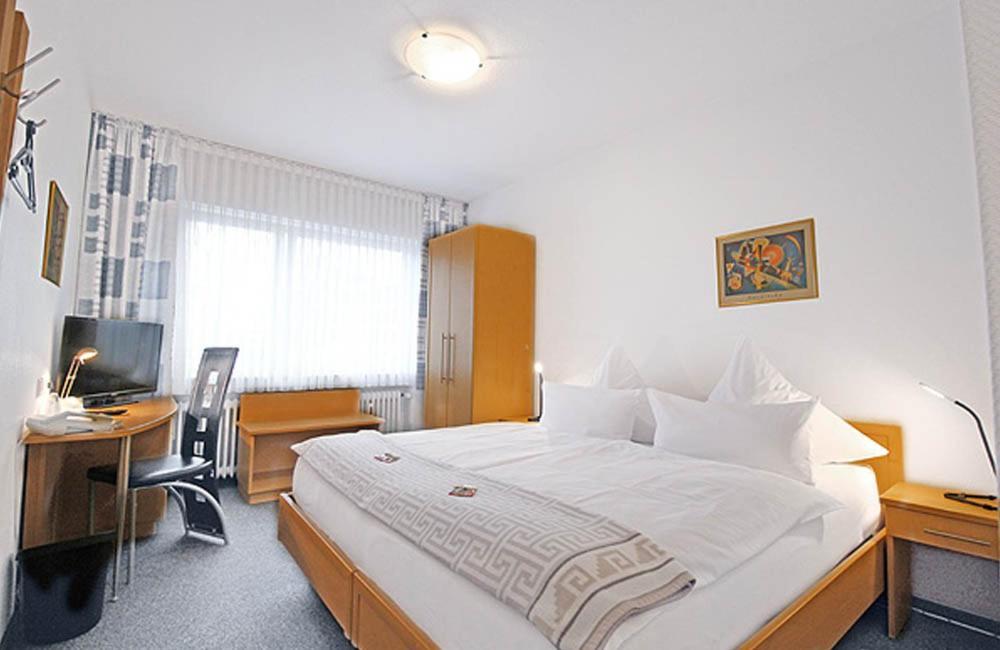 Hotel Lindenkrug Gütersloh Kültér fotó