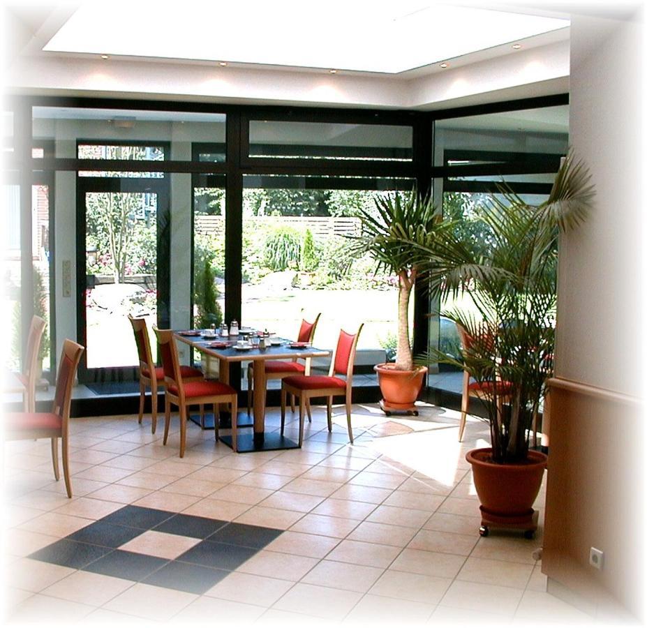 Hotel Lindenkrug Gütersloh Kültér fotó