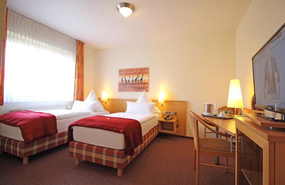 Hotel Lindenkrug Gütersloh Kültér fotó